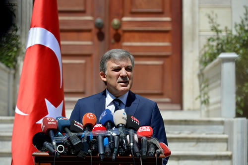 11. Cumhurbaşkanı Abdullah Gül Basın Mensuplarına Açıklama Yaptı
